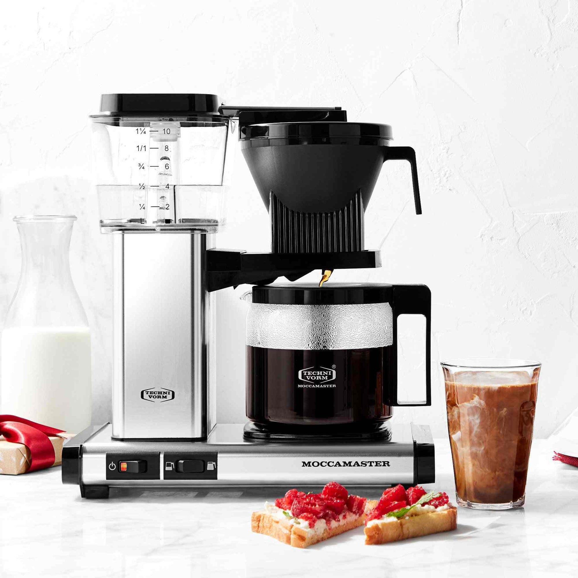 Technivorm Moccamaster KBGV Select 10-cup coffee maker with brew-volume selector and glass carafe
