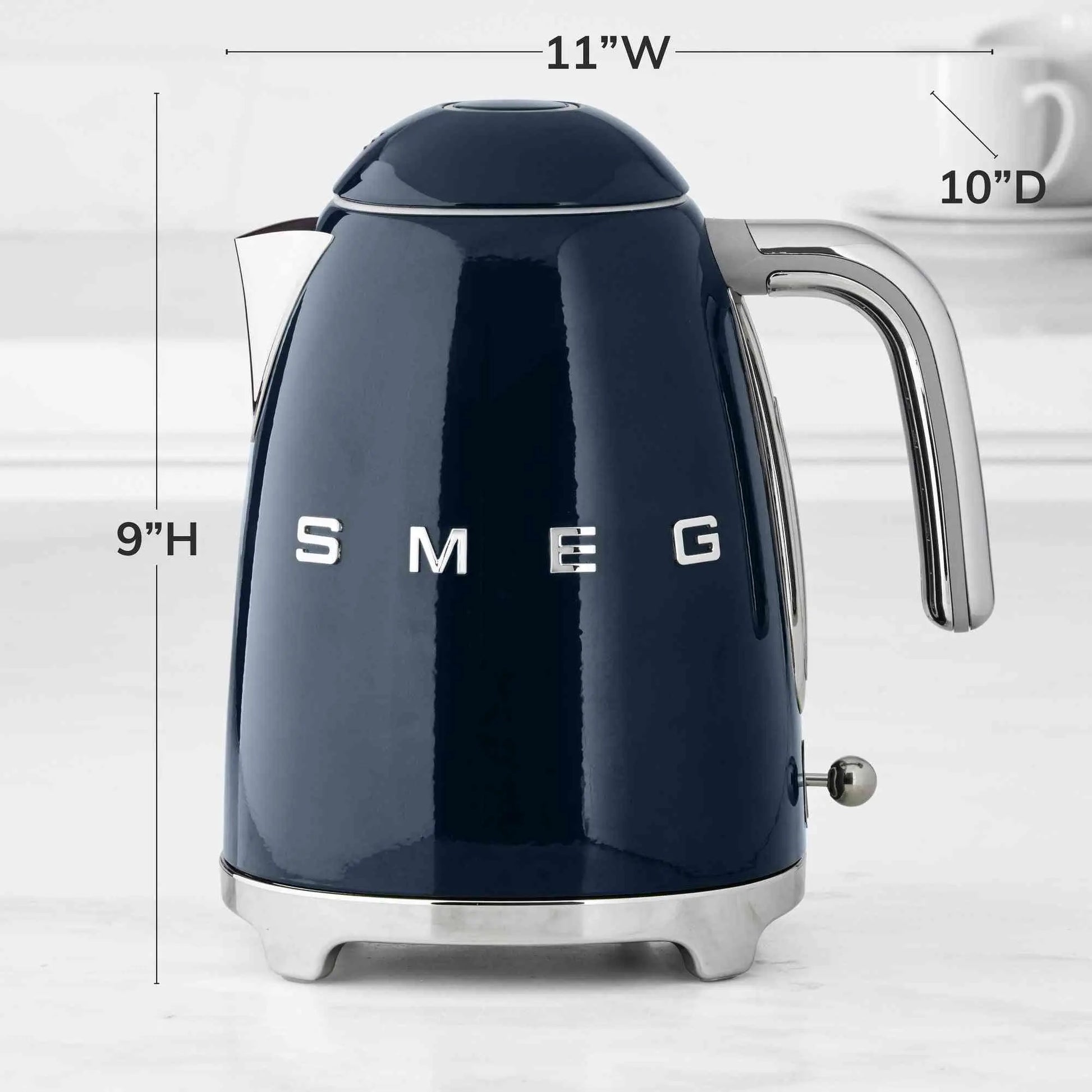 SMEG Electric Kettle with 360-degree swivel base, auto-shutoff, water-level indicators, gentle steam release, and removable limescale filter